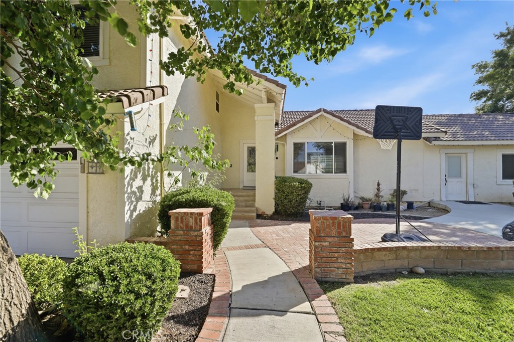 39331 Thames Court Property Photo 3