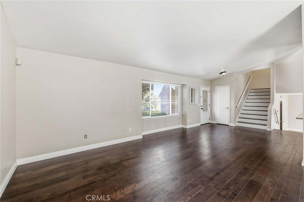 39331 Thames Court Property Photo 10