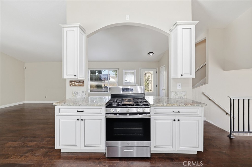 39331 Thames Court Property Photo 12