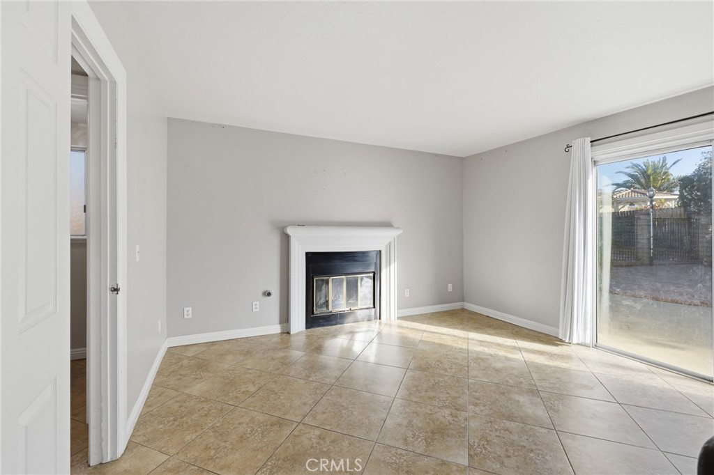 39331 Thames Court Property Photo 16