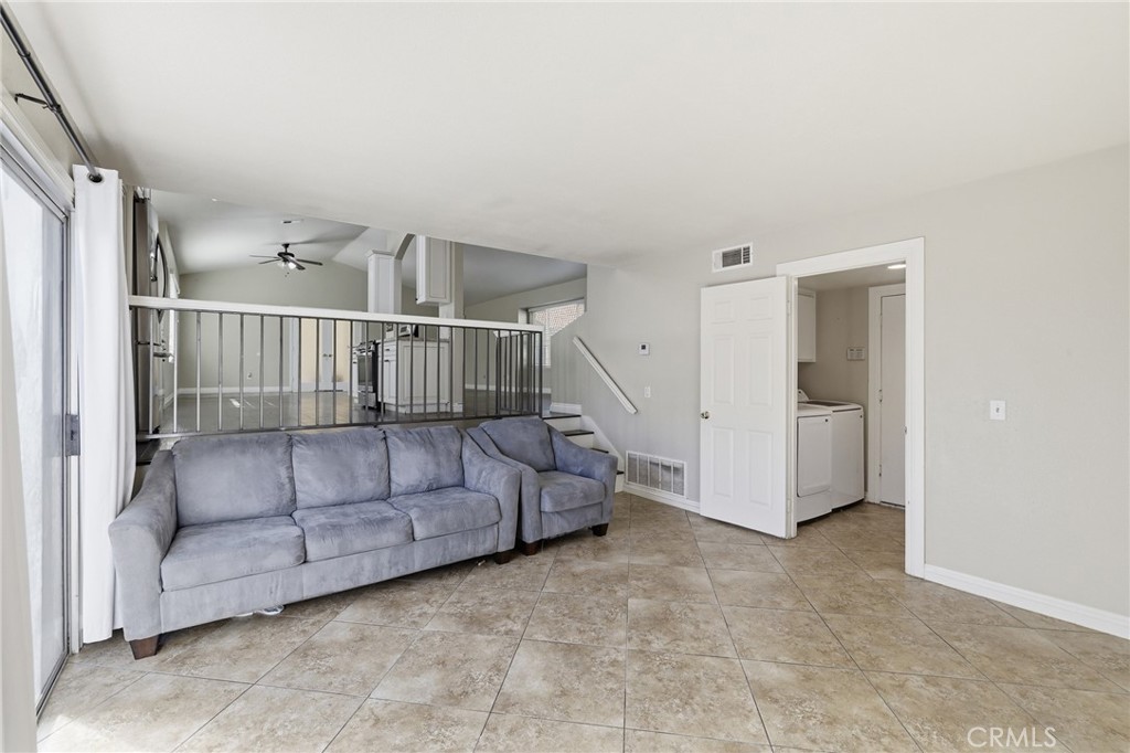 39331 Thames Court Property Photo 17