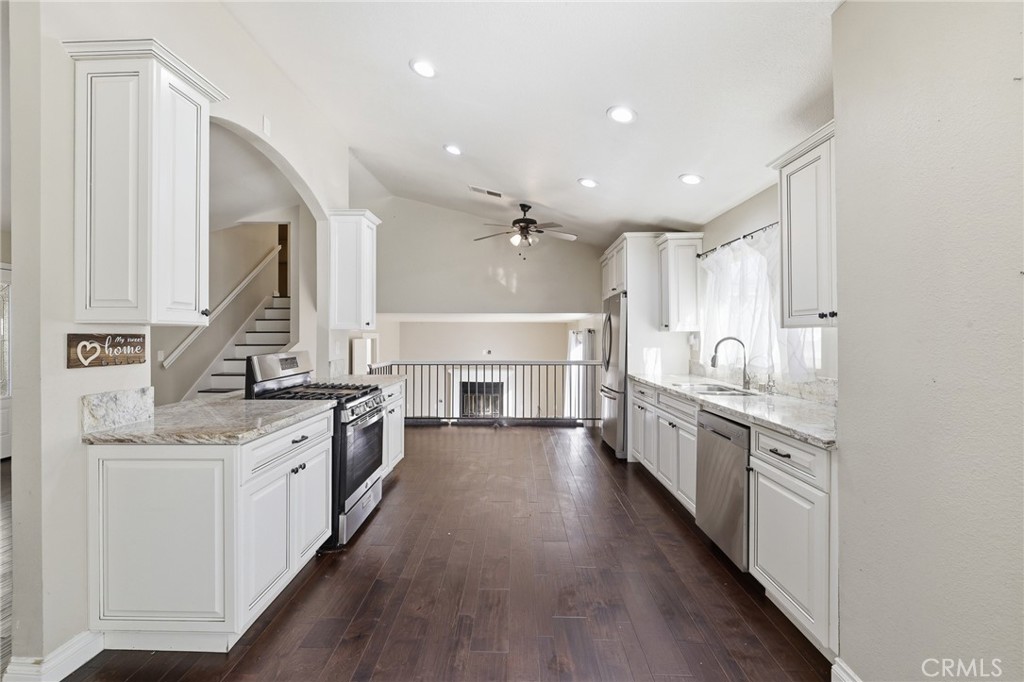 39331 Thames Court Property Photo 27