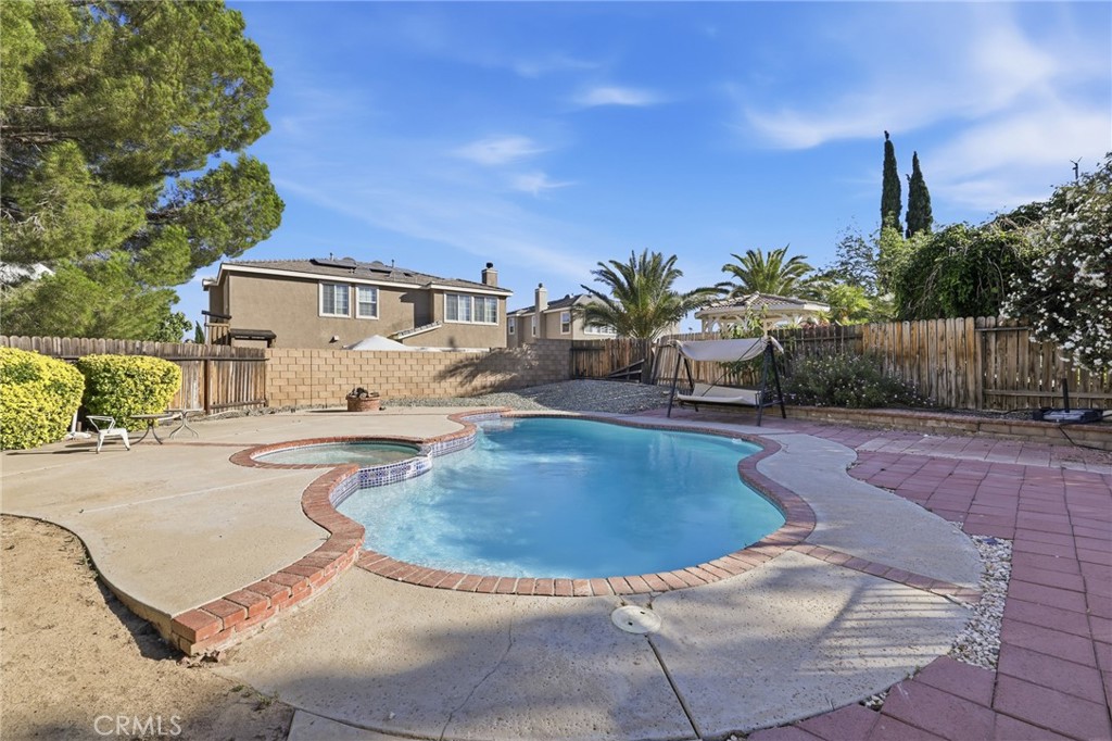 39331 Thames Court Property Photo 37