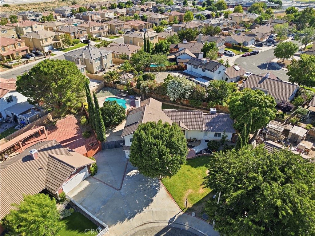 39331 Thames Court Property Photo 42
