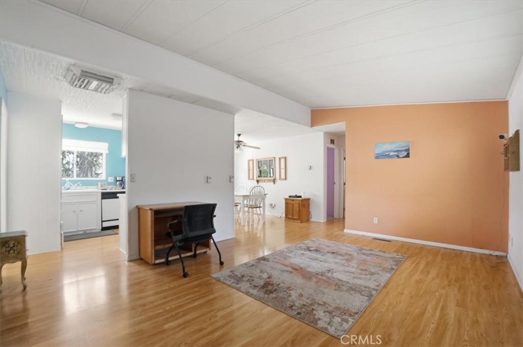 909 Louise Way Property Photo 7