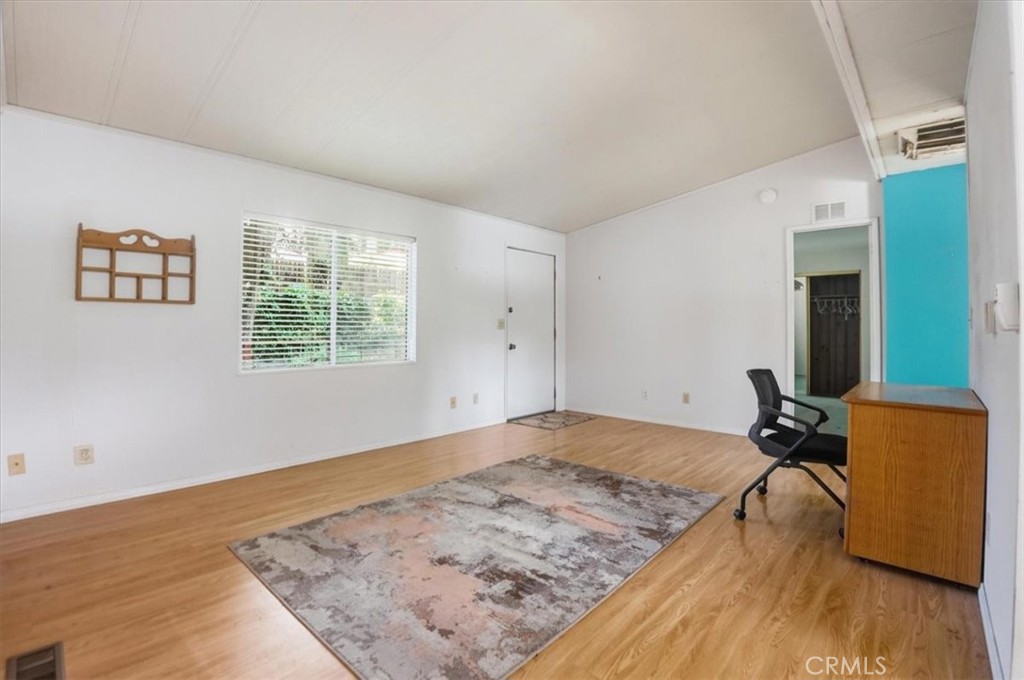 909 Louise Way Property Photo 8