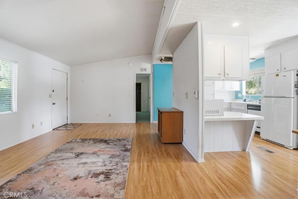 909 Louise Way Property Photo 10