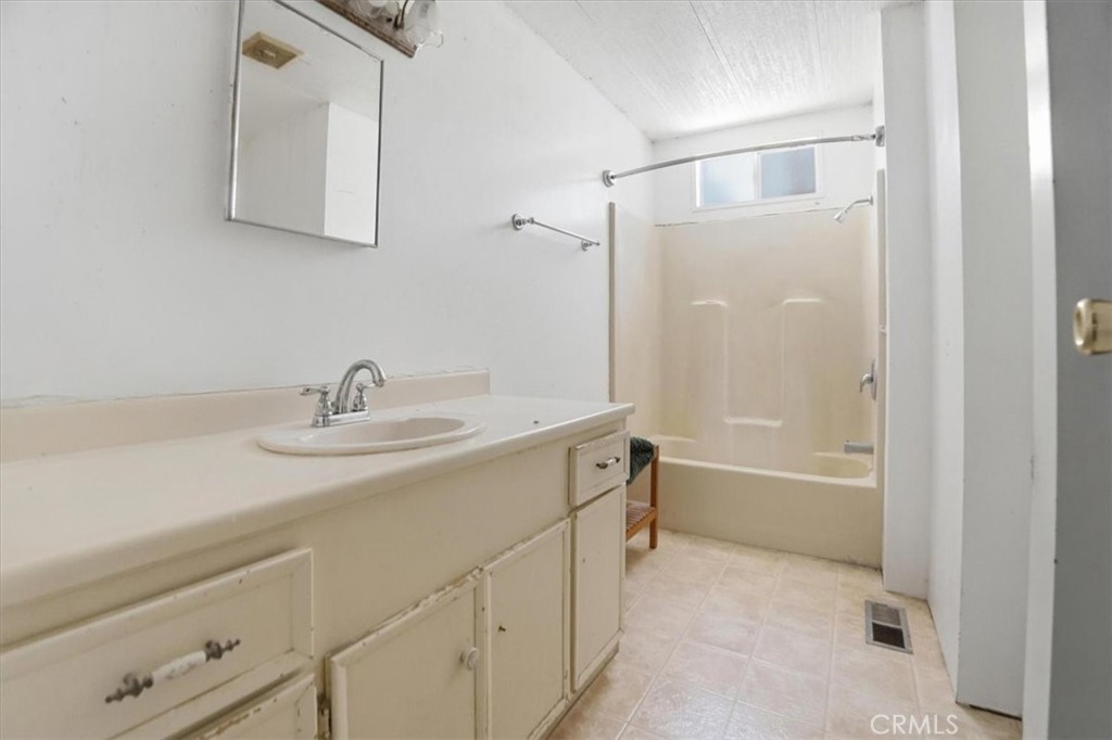 909 Louise Way Property Photo 20