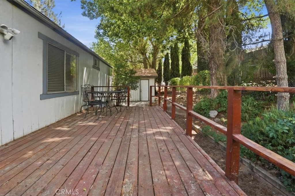 909 Louise Way Property Photo 28