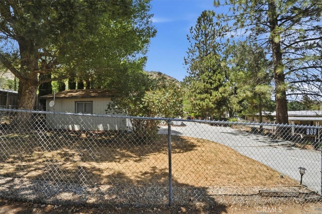 909 Louise Way Property Photo 31