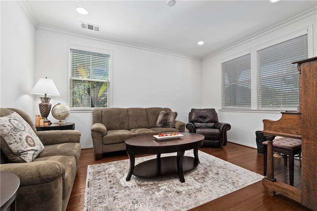 24521 Rosette Property Photo 4