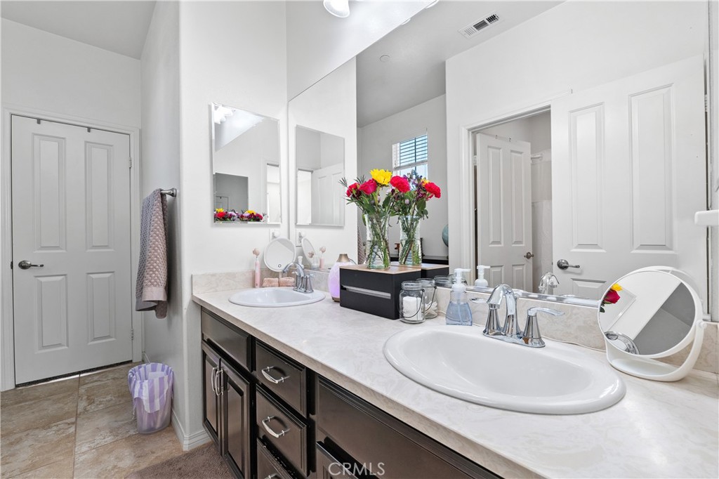24521 Rosette Property Photo 24