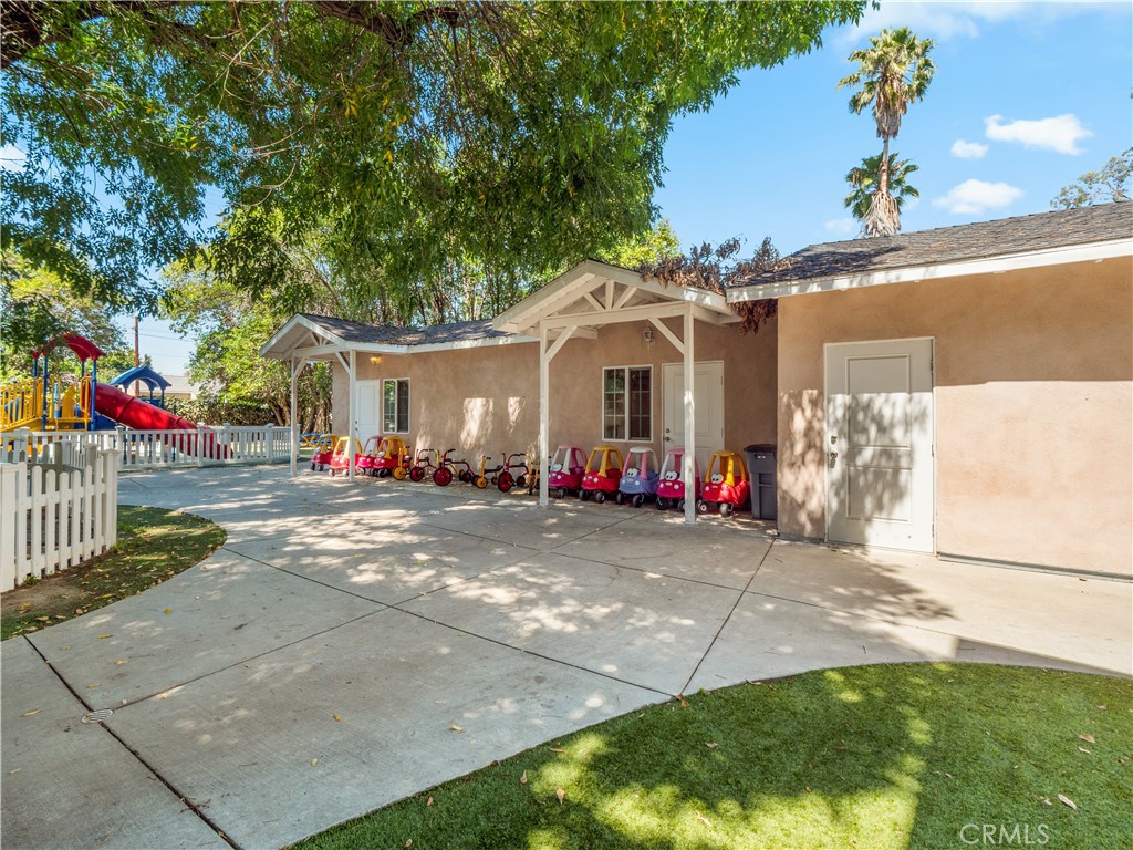7556 Hesperia Avenue Property Photo 6