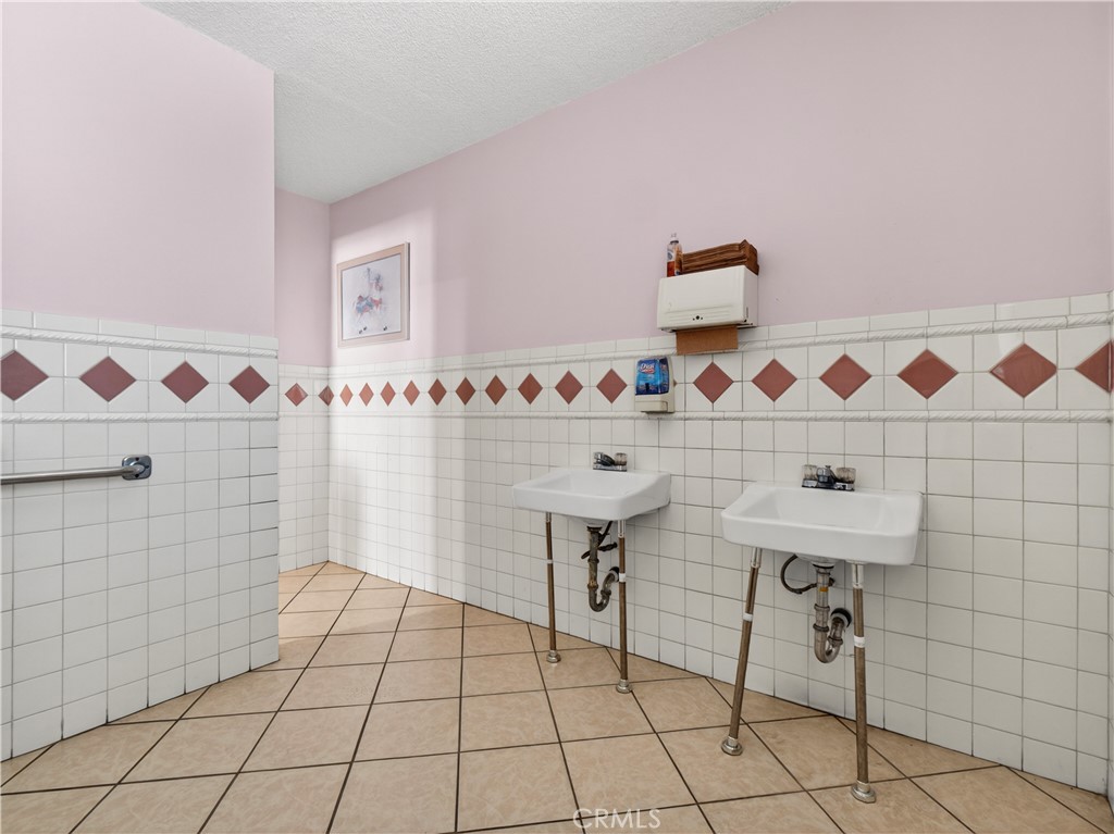 7556 Hesperia Avenue Property Photo 33