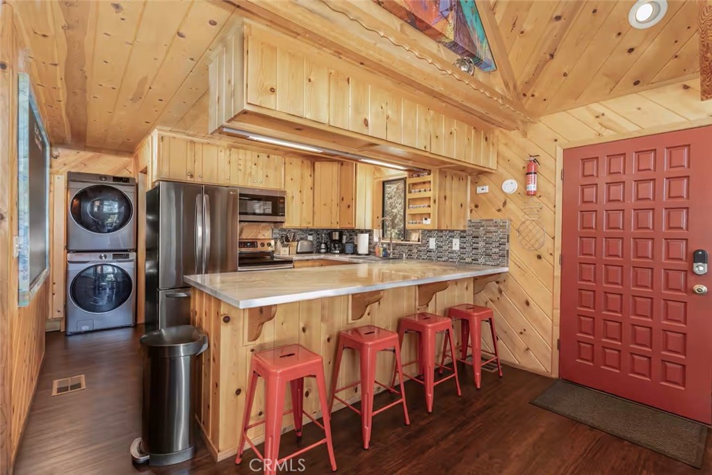 2121 Birchwood Property Photo 6