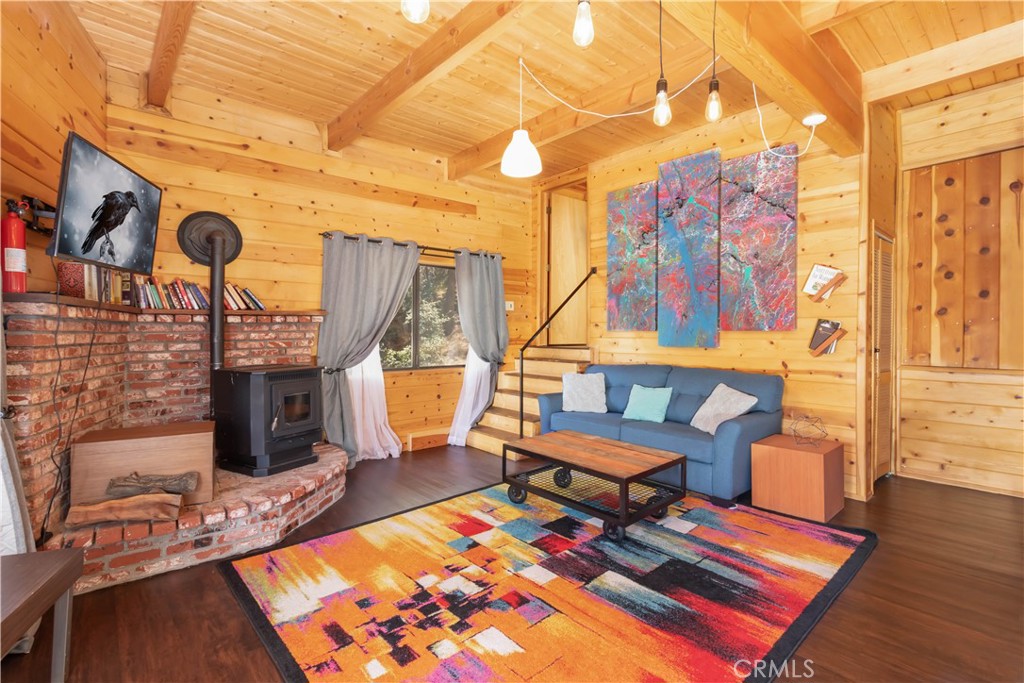 2121 Birchwood Property Photo 9