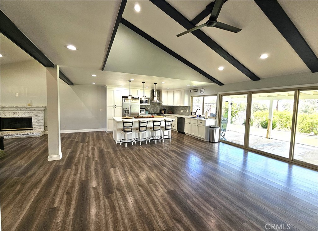 4722 Summit Property Photo 4
