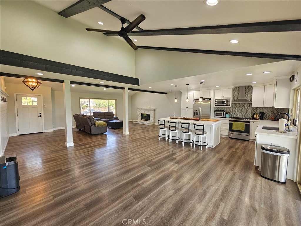 4722 Summit Property Photo 5