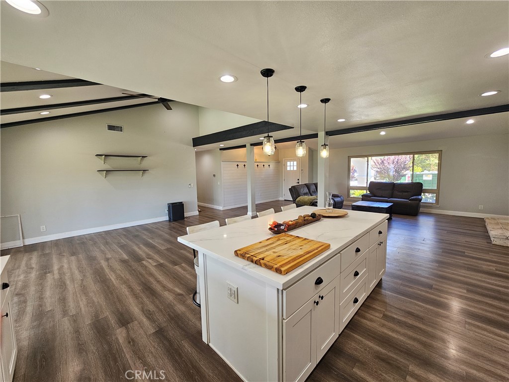 4722 Summit Property Photo 8