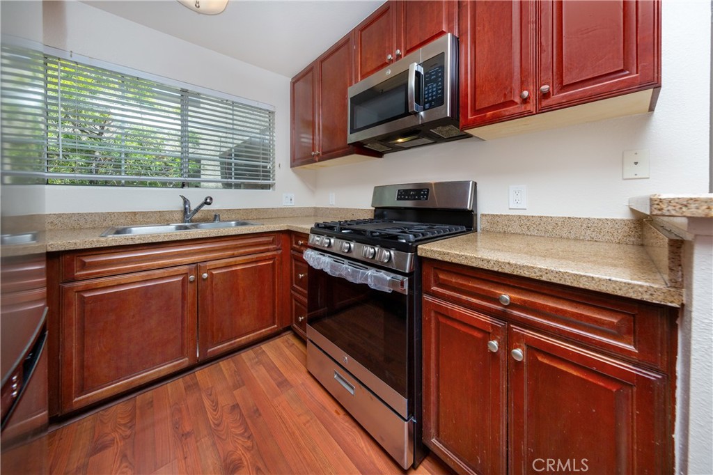 5510 Owensmouth Ave 204 Property Photo 8