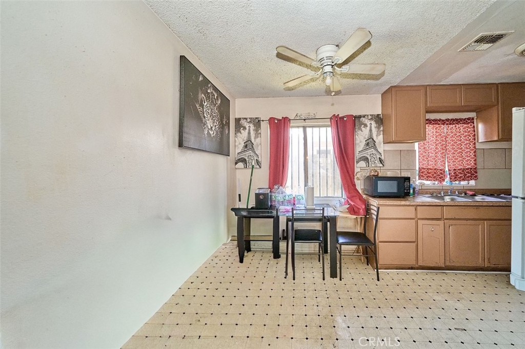 1011 W Avenue H12 Property Photo 11