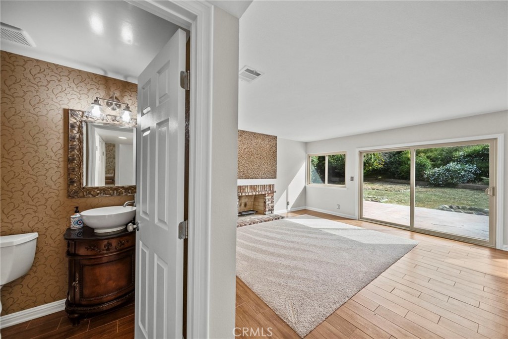 2031 Morning Glory Property Photo 12