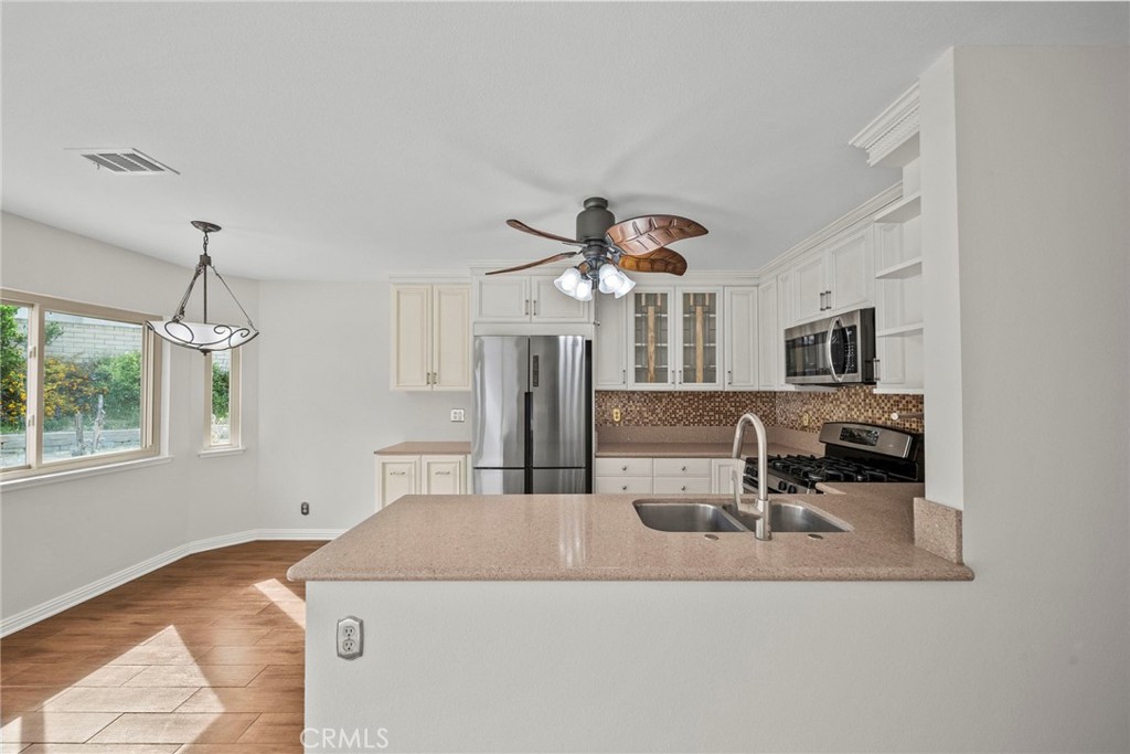 2031 Morning Glory Property Photo 19