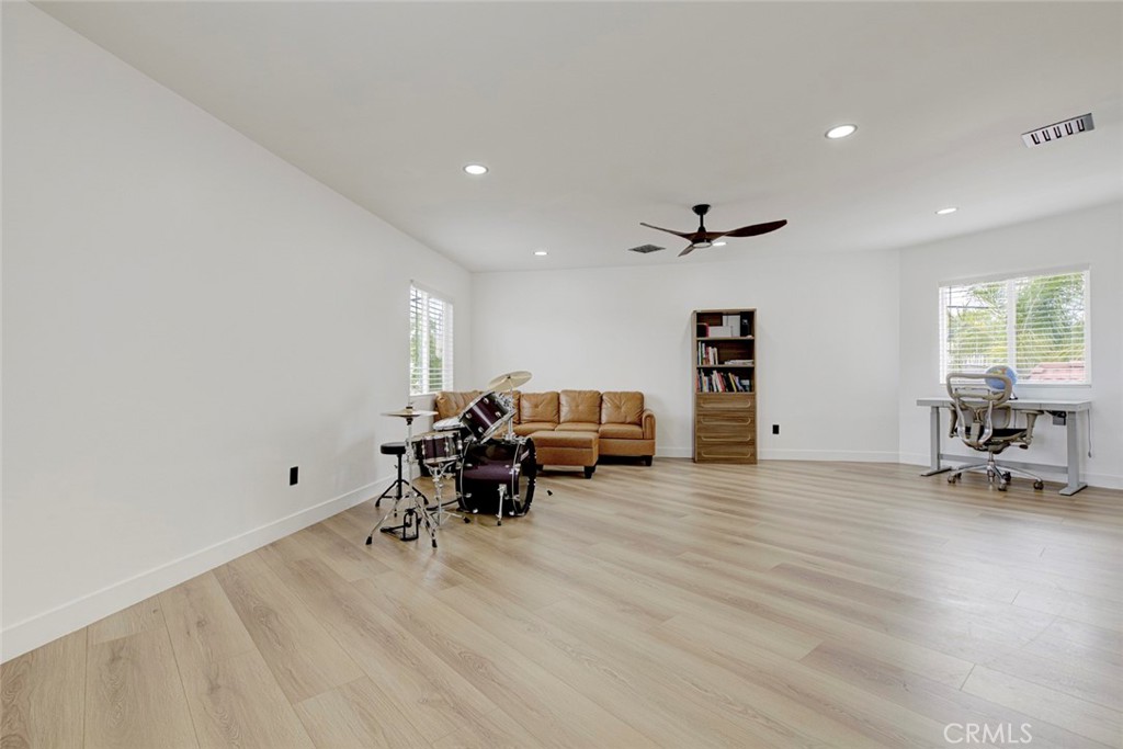 400 Hay Street Property Photo 21