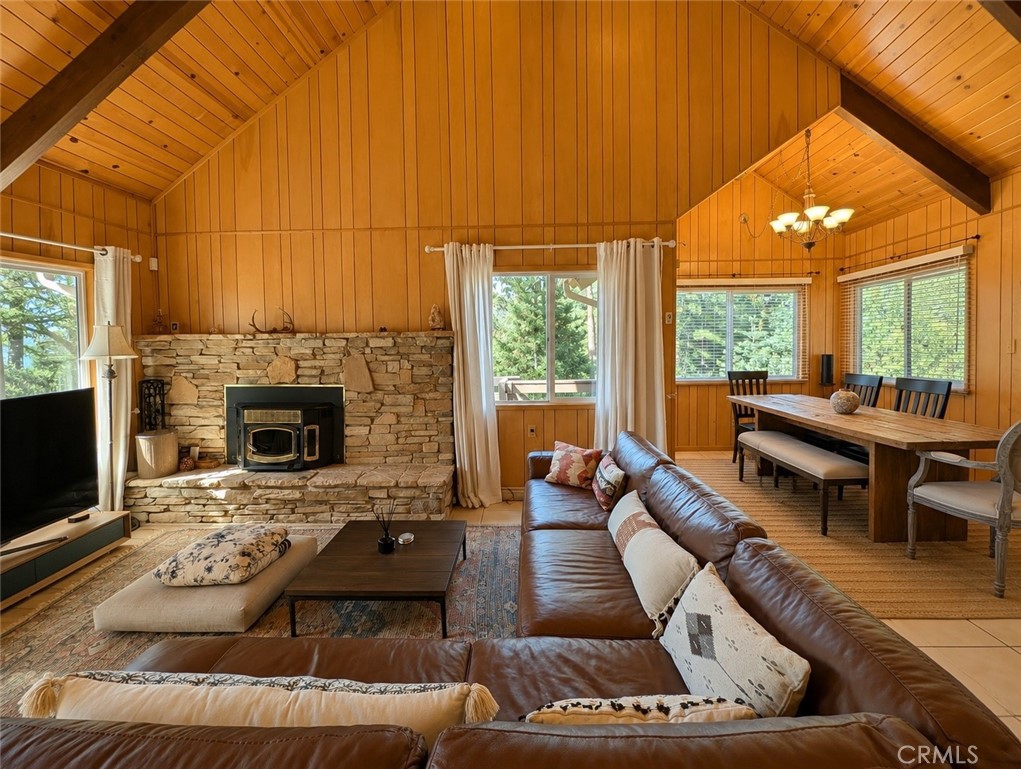15312 Juniper Court Property Photo 8