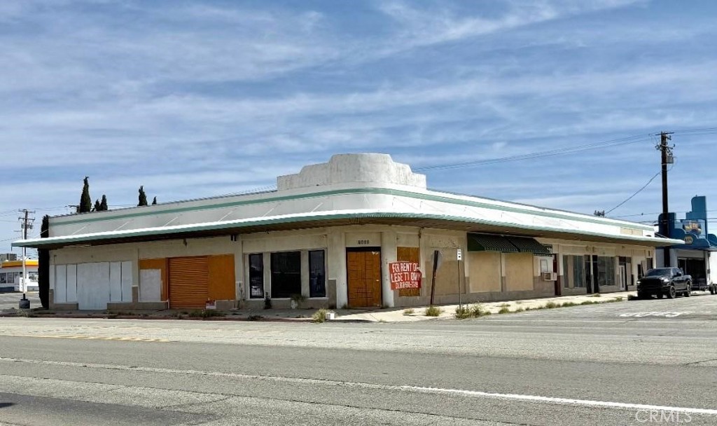 16008 Sierra Highway Property Photo 1