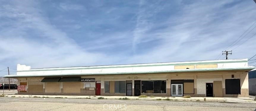 16008 Sierra Highway Property Photo 3