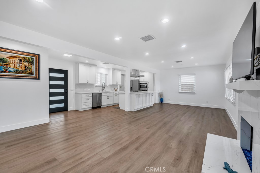 6852 Claire Avenue Property Photo 7