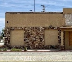 15952 Sierra Highway Property Photo 1