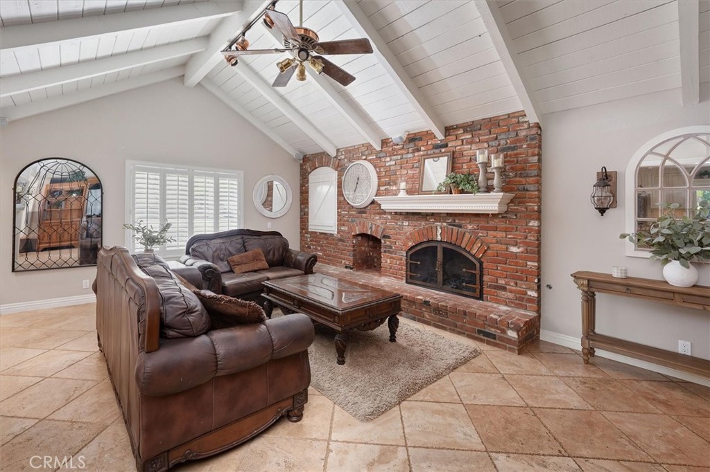 25006 Highspring Avenue Property Photo 14