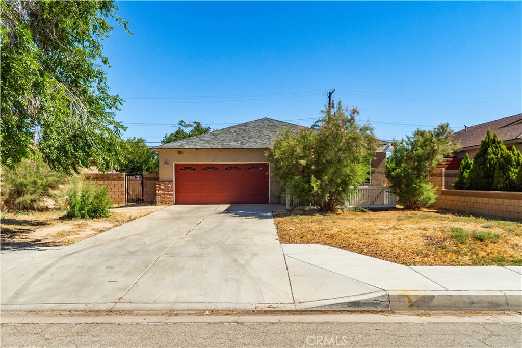 1315 W Avenue I Property Photo 1
