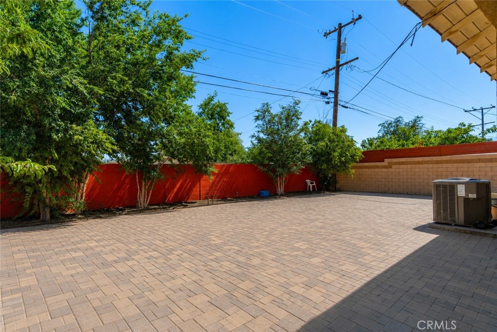 1315 W Avenue I Property Photo 37