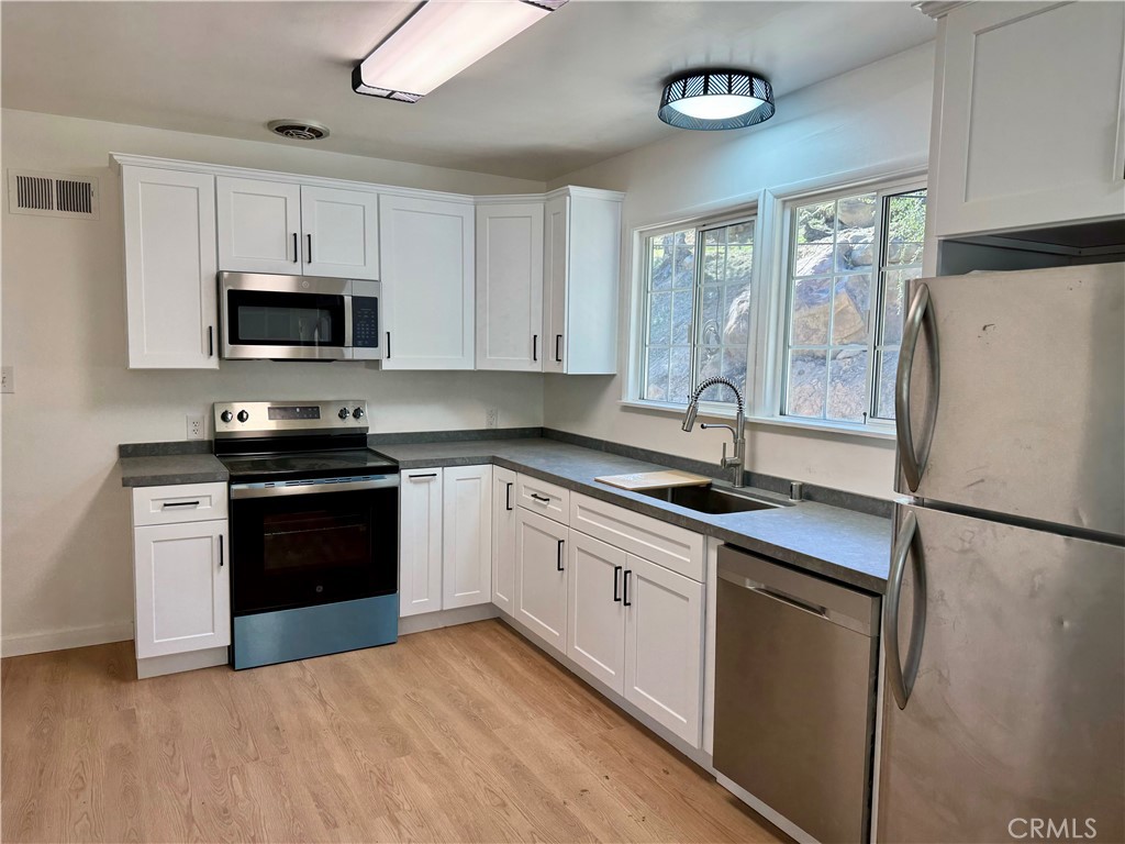 9633 Baden Property Photo 5
