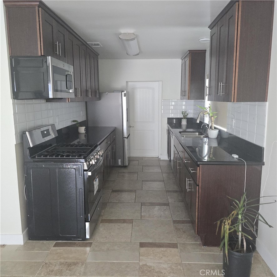 6704 Rhea Property Photo 11