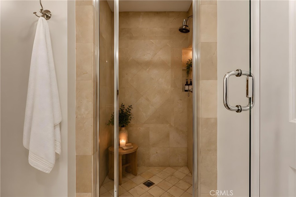 5625 Crescent Park W 207 Property Photo 18