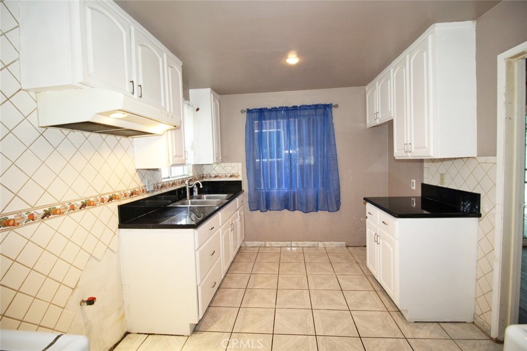 414 E 98th Street B Property Photo 6