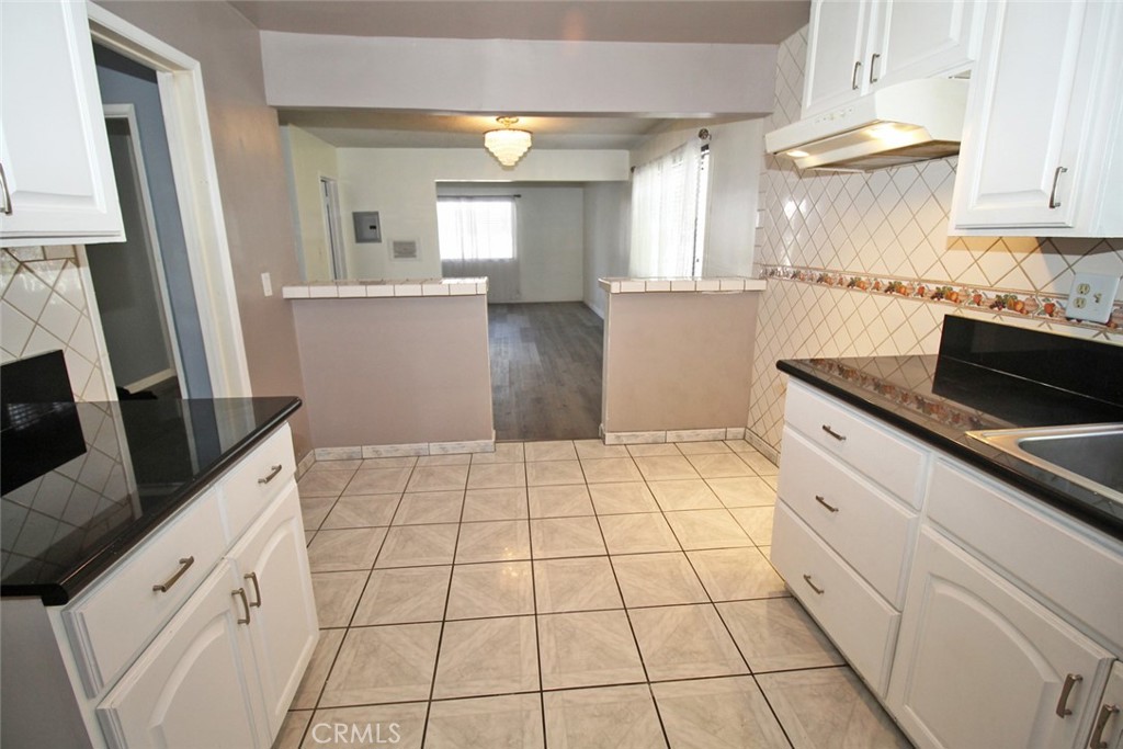 414 E 98th Street B Property Photo 8