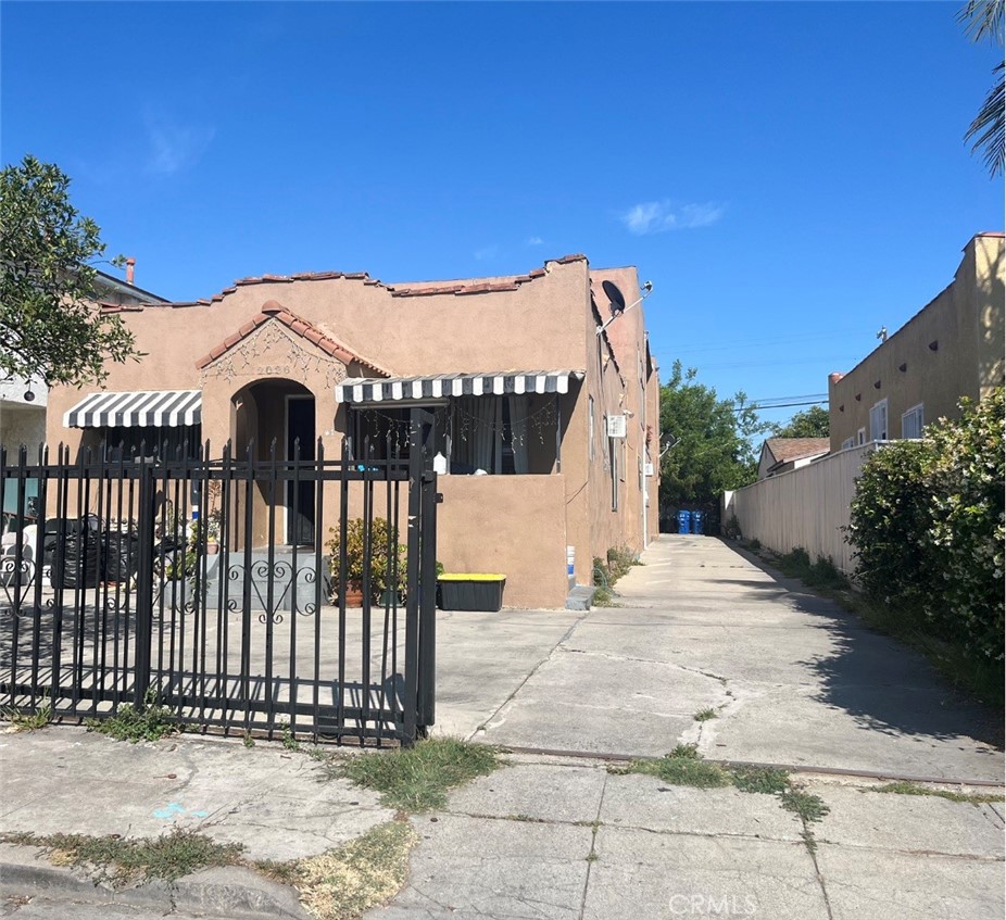2026 S Ridgeley Property Photo 1