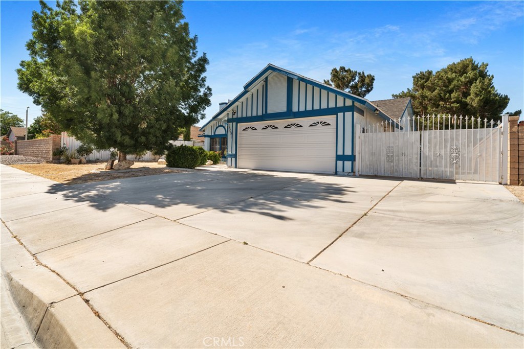 1809 W Avenue K9 Property Photo 2