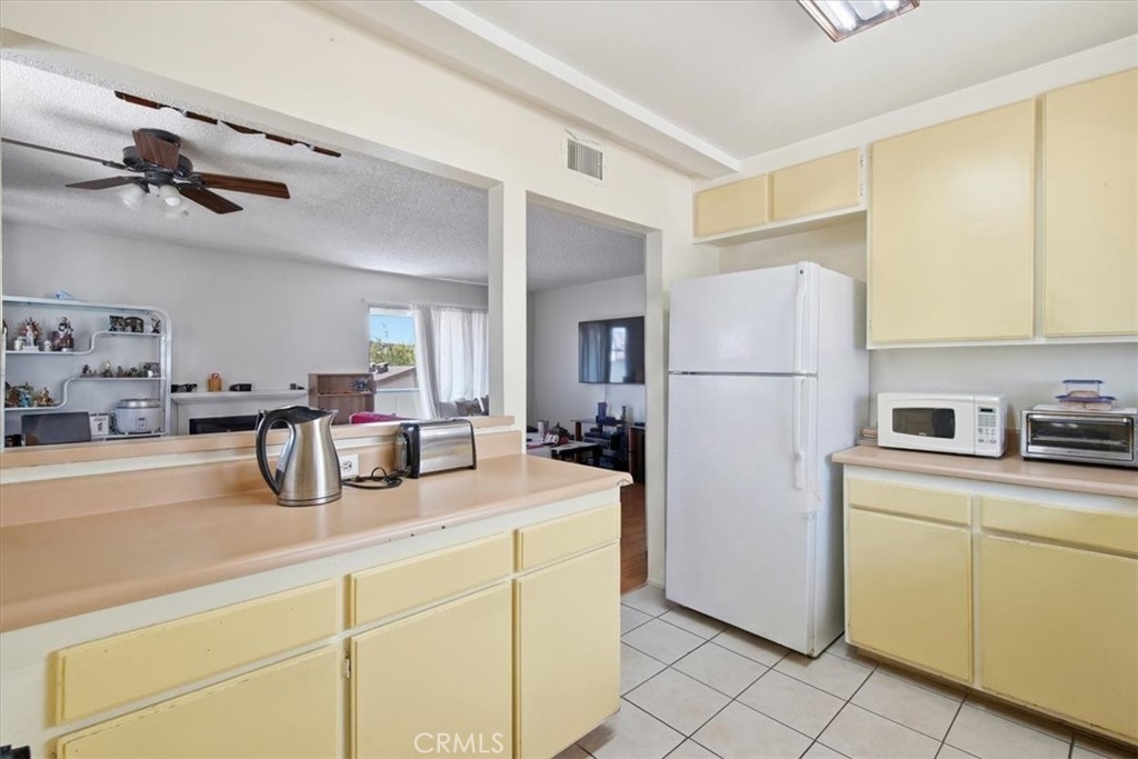 9332 Van Nuys 69 Property Photo 10