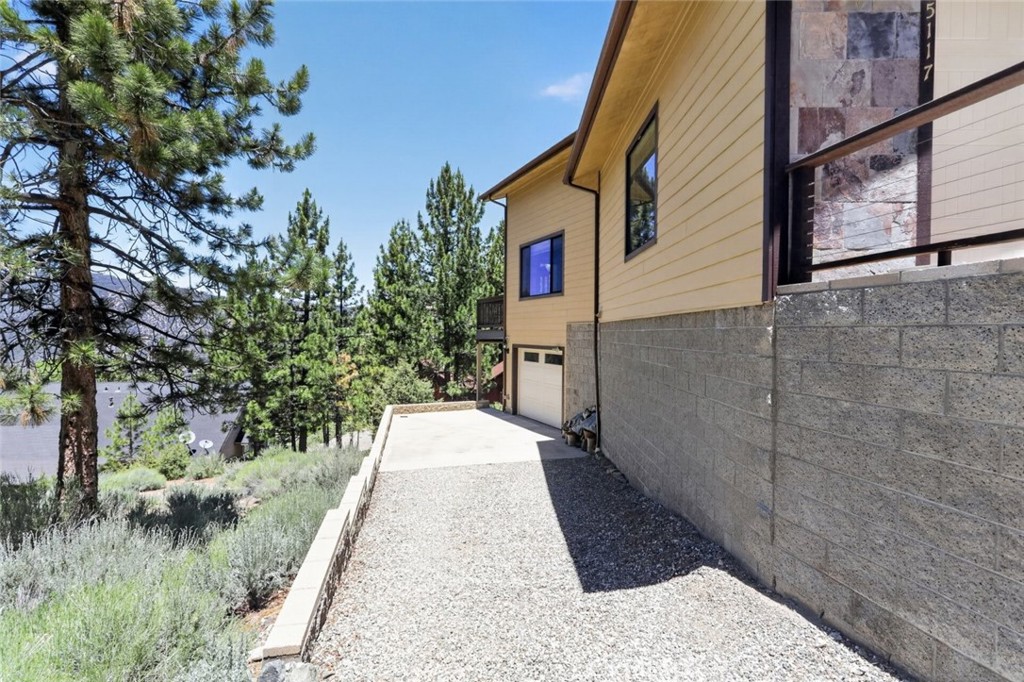 15117 Chestnut Drive Property Photo 5