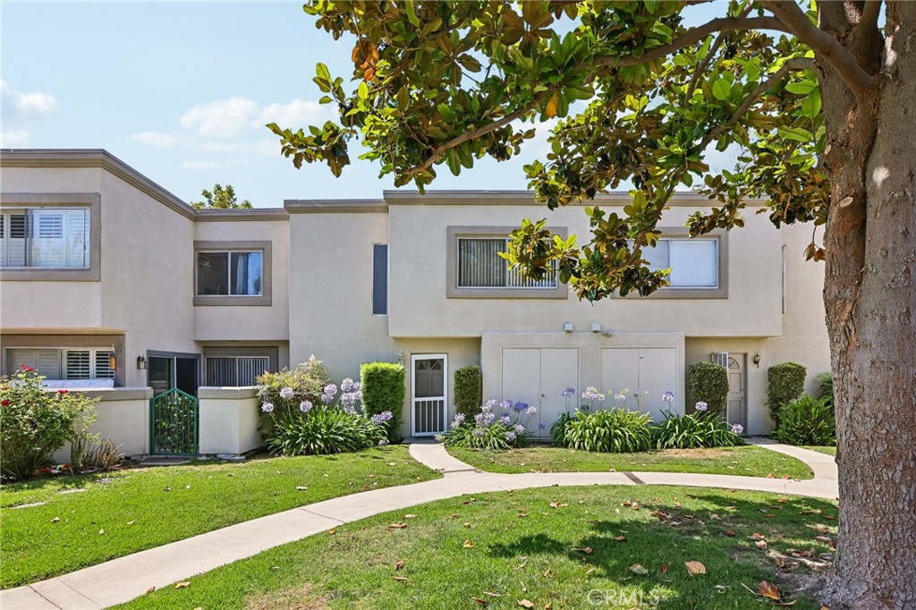 18530 Mayall Street D Property Photo 2