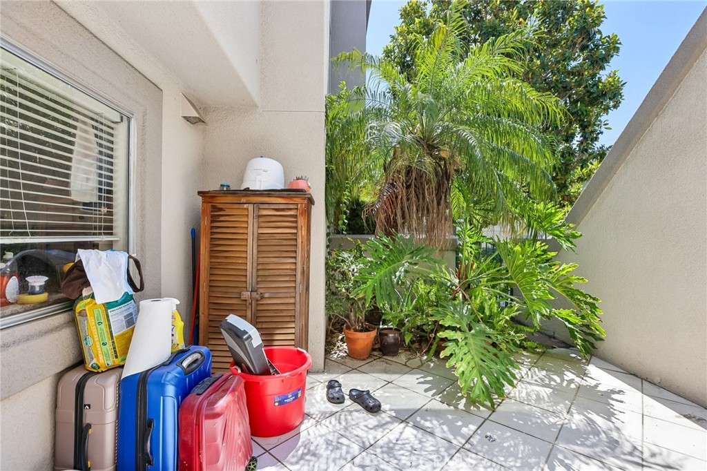 18530 Mayall Street D Property Photo 23