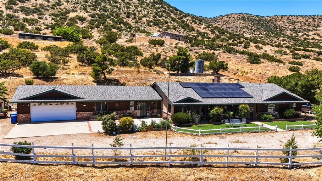 1661 Twin Butte Property Photo