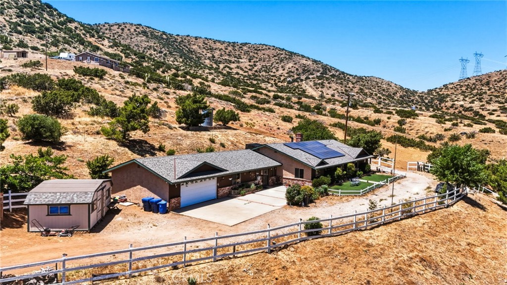 1661 Twin Butte Property Photo 4