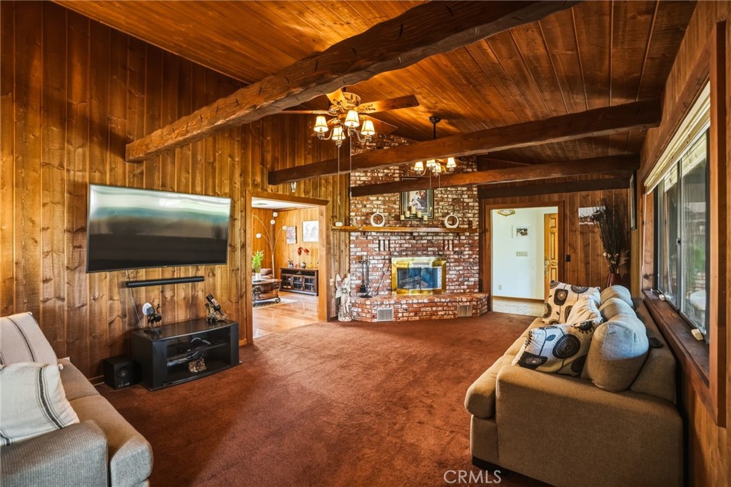 1661 Twin Butte Property Photo 7
